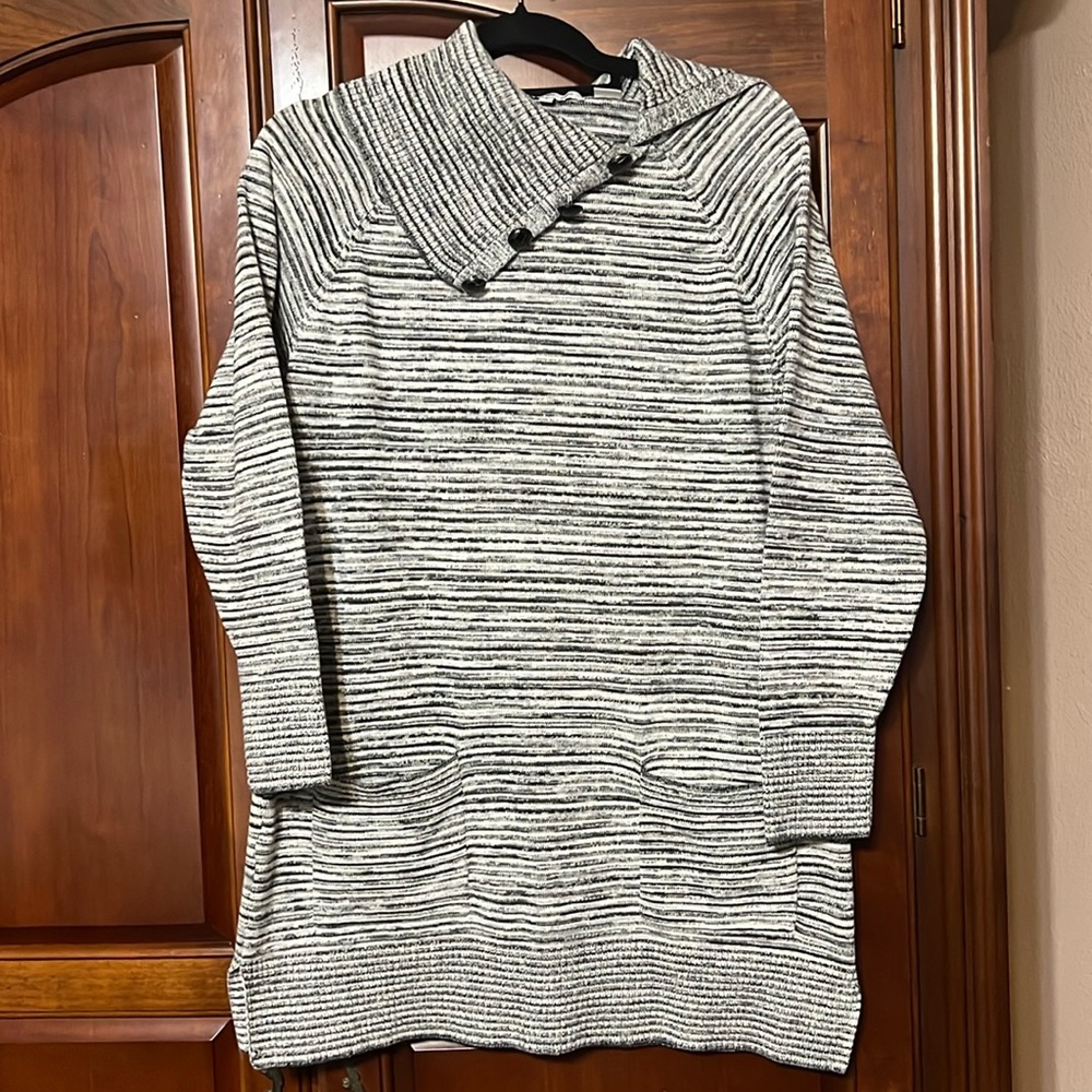 EIGHT EIGHT EIGHT striped sweater dress w/ pockets Size L